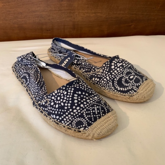 Old Navy Size 6 Woman Espadrilles Blue Dots Slip On Shoes Size 6 - Picture 1 of 8